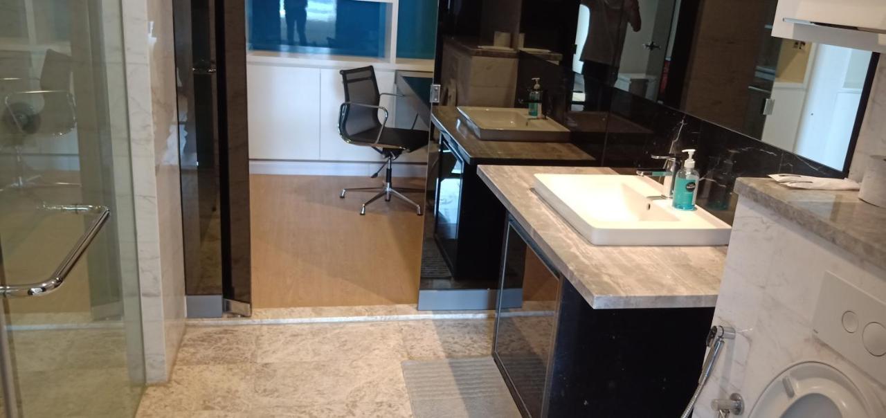 The Platinum Klcc Suites By Whitfield Kuala Lumpur Exterior photo